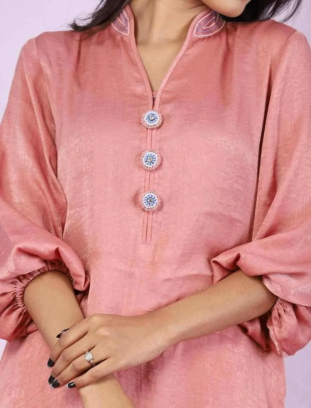 Elegant Kameez With Zardozi Button