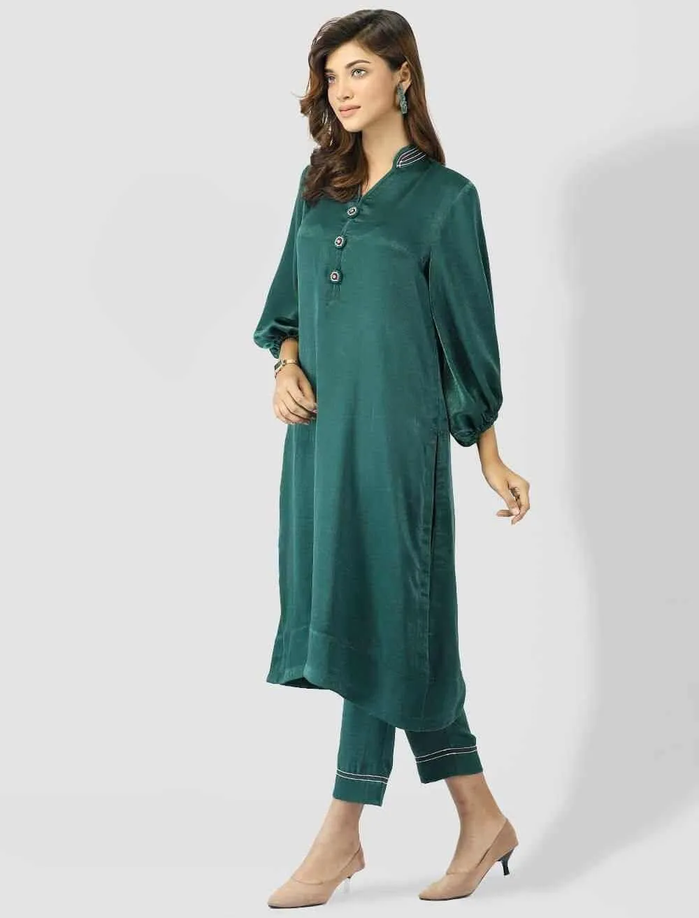 Elegant Kameez With Zardozi Button