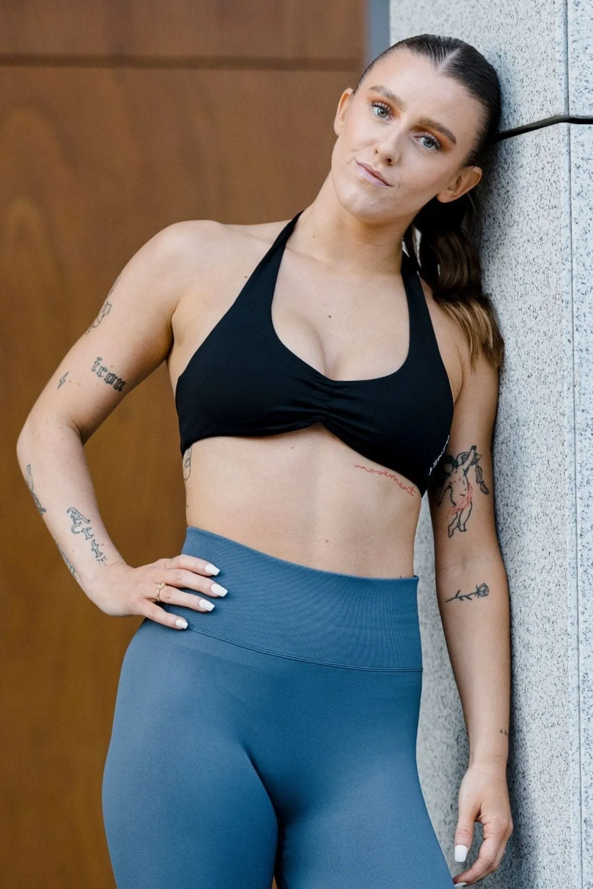 LUX HALTER SPORTS BRA | BLACK