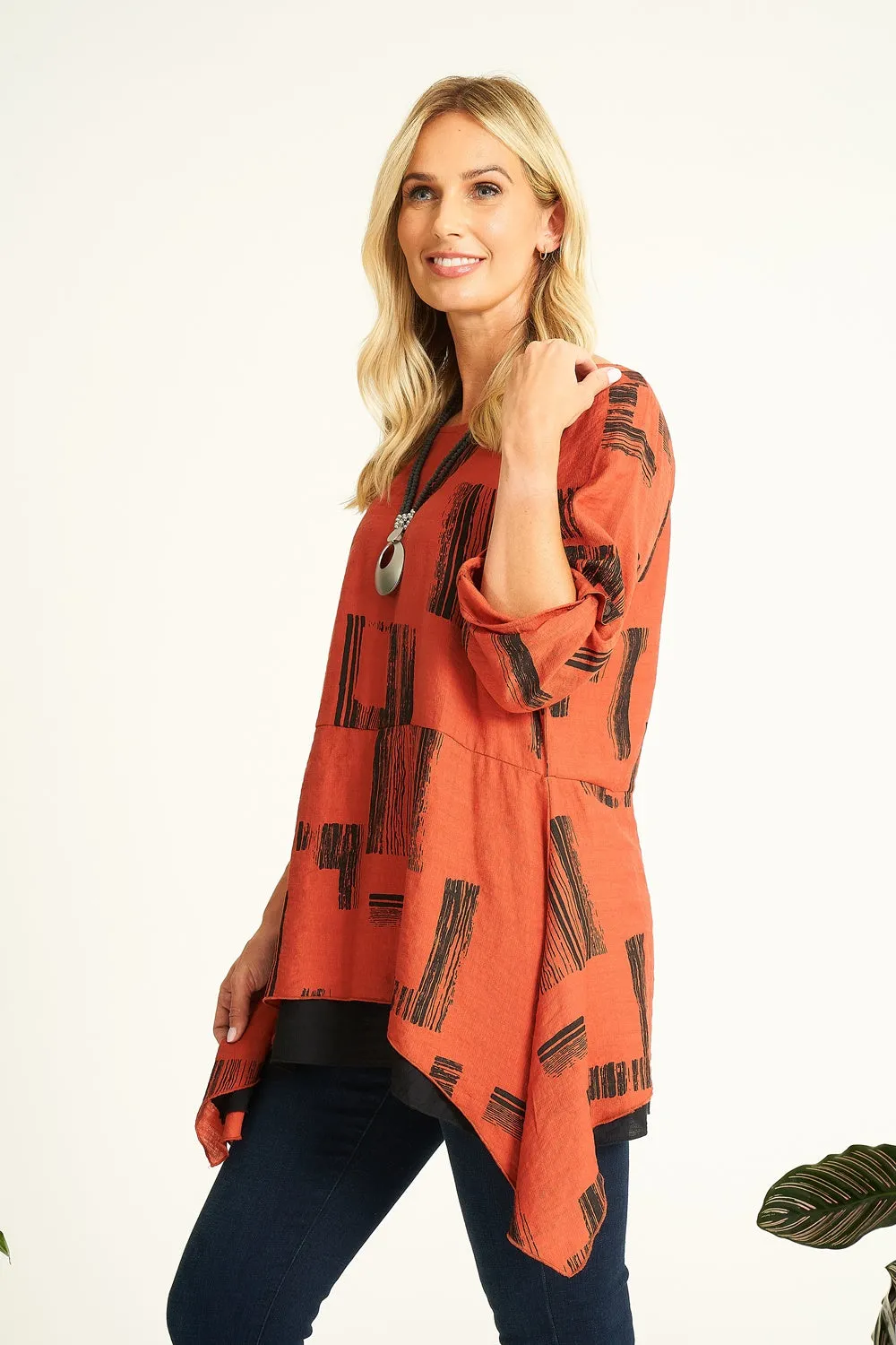 Saloos Unique Blend Of Style & Comfort Tunic with Necklace