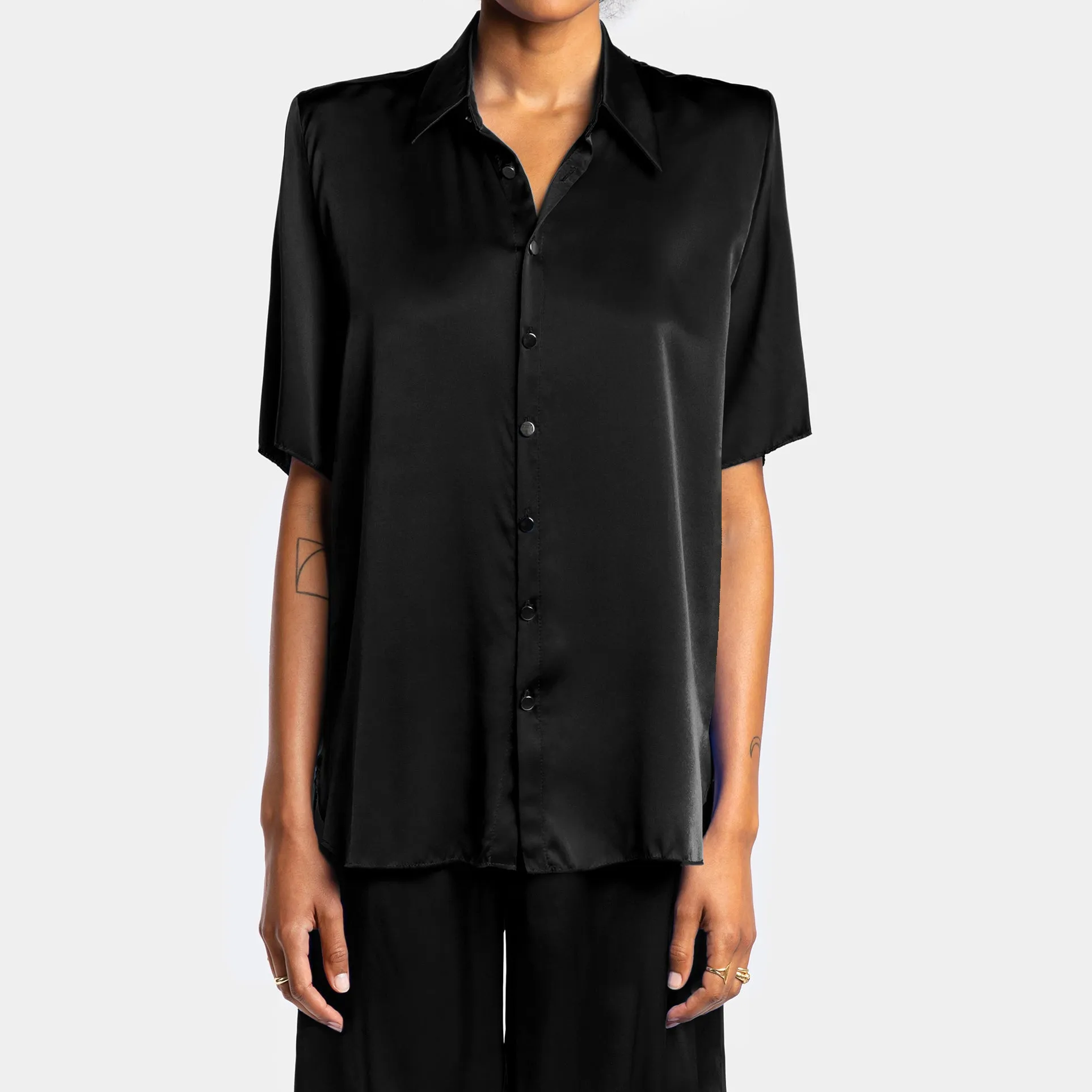 Studio Essential - Short Sleeve Blouse - Black